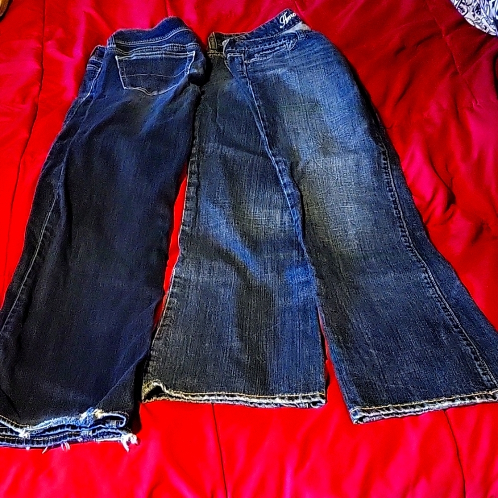 2 pairs of jeans